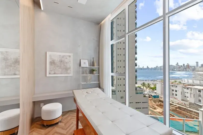 Apartamento mobiliado com 3 suítes, 3 vagas de garagem no Pioneiros em Balneário Camboriú — foto 47