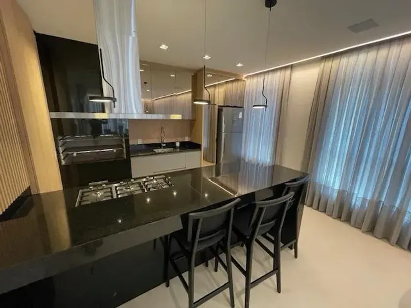 Apartamento com 3 suítes, 2 vagas de garagem, no Centro de Balneário Camboriú — foto 31