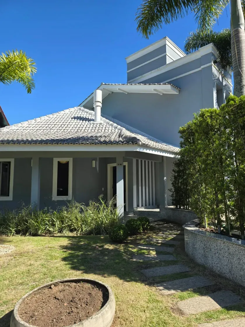 Casa com 4 suítes, 3 vagas de garagem em condomínio fechado no Centro de Balneário Camboriú — foto 2