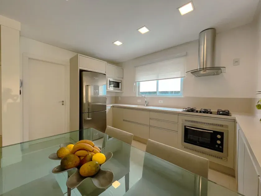 Apartamento de alto padrão com 3 suítes e 3 vagas de garagem em Balneário Camboriú — foto 16