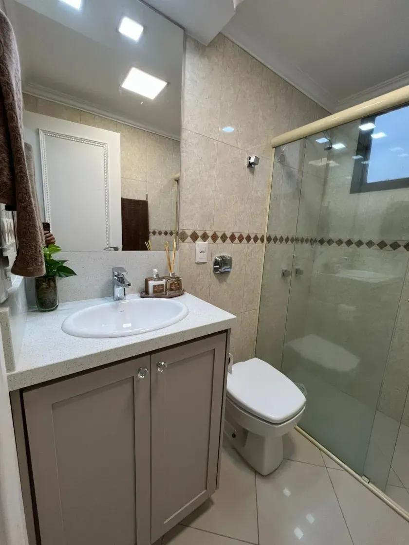 Apartamento frente mar com 2 dormitórios sendo 1 suíte e 2 vagas de garagem em Balneário Camboriú — foto 4