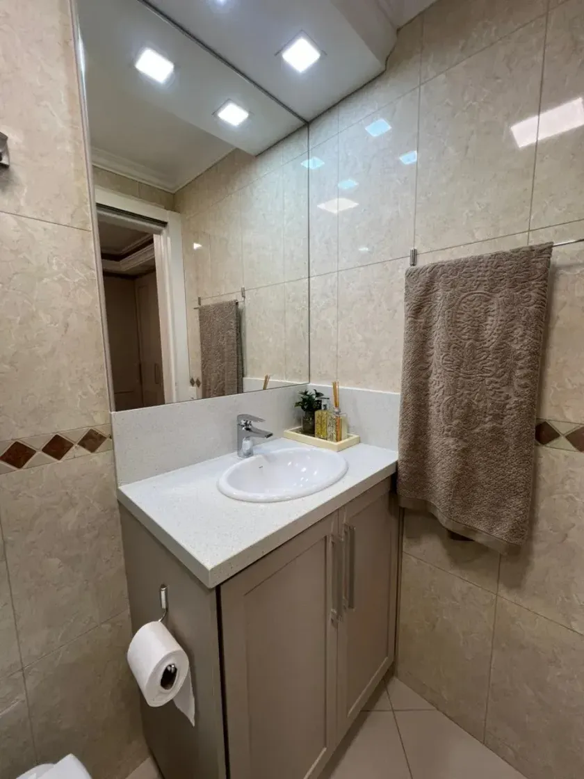 Apartamento frente mar com 2 dormitórios sendo 1 suíte e 2 vagas de garagem em Balneário Camboriú — foto 12