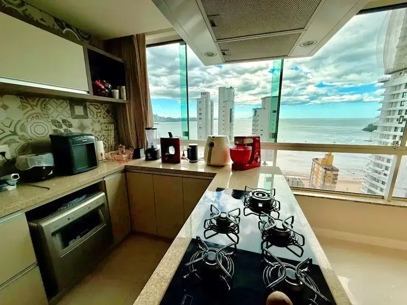 Apartamento no Condomínio Marina Residence com 3 suítes em Balneário Camboriú — foto 5