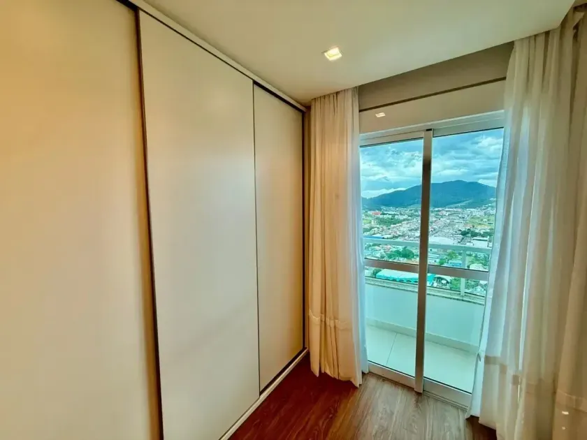 Apartamento no Condomínio Marina Residence com 3 suítes em Balneário Camboriú — foto 3