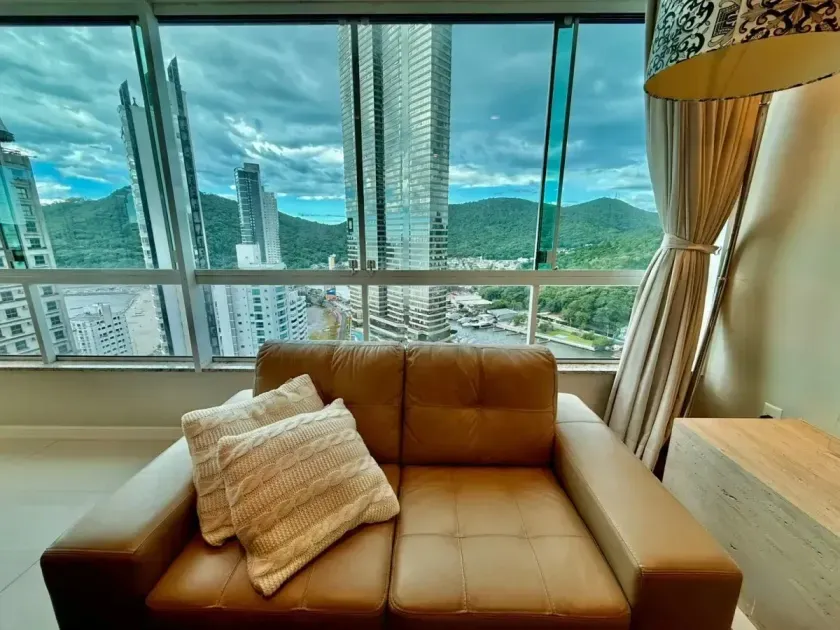 Apartamento no Condomínio Marina Residence com 3 suítes em Balneário Camboriú — foto 8