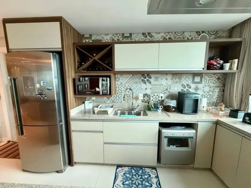 Apartamento no Condomínio Marina Residence com 3 suítes em Balneário Camboriú — foto 10