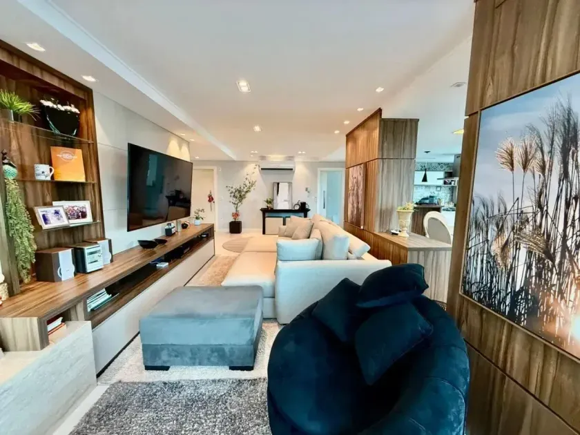 Apartamento no Condomínio Marina Residence com 3 suítes em Balneário Camboriú — foto 13