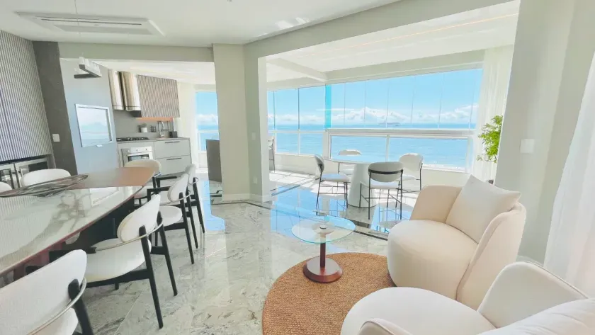 Apartamento no Royal Palace com 3 suítes em Balneário Camboriú — foto 30