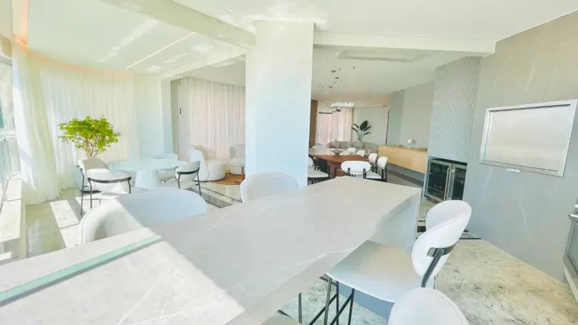 Apartamento no Royal Palace com 3 suítes em Balneário Camboriú — foto 33
