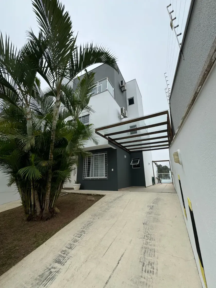 Sobrado mobiliado com 3 dormitórios e 2 vagas de garagem em Balneário Camboriú — foto 10