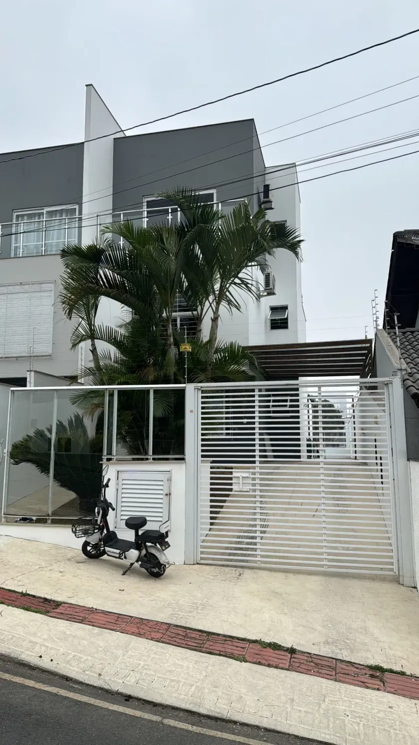 Sobrado mobiliado com 3 dormitórios e 2 vagas de garagem em Balneário Camboriú — foto 15
