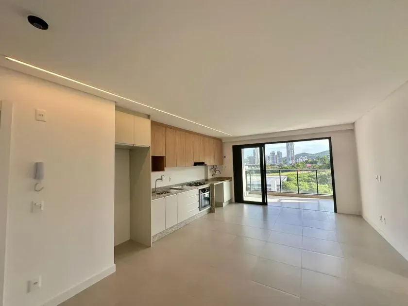 Apartamento com 2 dormitórios sendo 1 suíte na Praia Brava em Itajaí