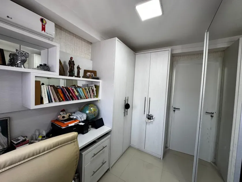 Apartamento semi mobiliado com 2 dormitórios sendo 1 suíte e 1 vaga no Centro de Balneário Camboriú — foto 10