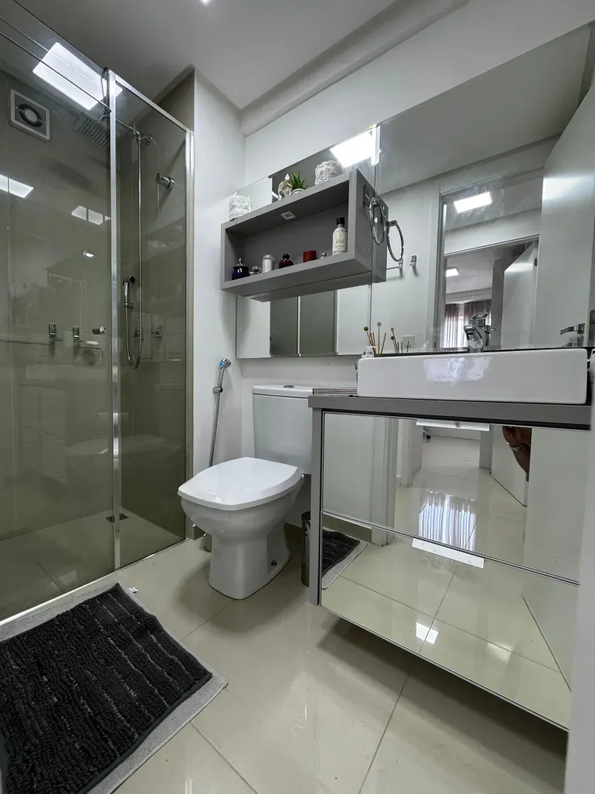 Apartamento semi mobiliado com 2 dormitórios sendo 1 suíte e 1 vaga no Centro de Balneário Camboriú — foto 11