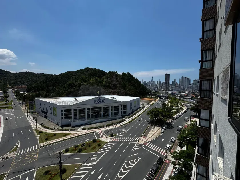 Apartamento semi mobiliado com 2 dormitórios sendo 1 suíte e 1 vaga no Centro de Balneário Camboriú — foto 17
