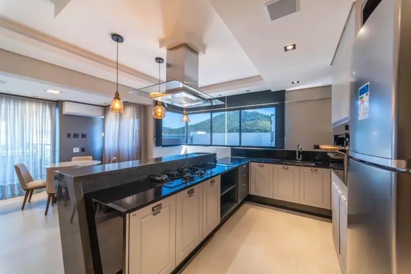 Apartamento semi mobiliado com 2 dormitórios sendo 1 suíte e 1 vaga no Centro de Balneário Camboriú — foto 28