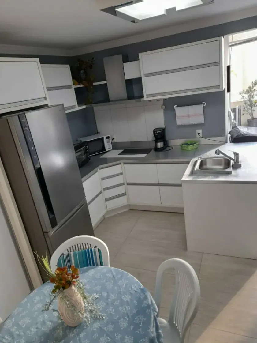 Apartamento diferenciado com 3 dormitórios no Centro de Balneário Camboriú