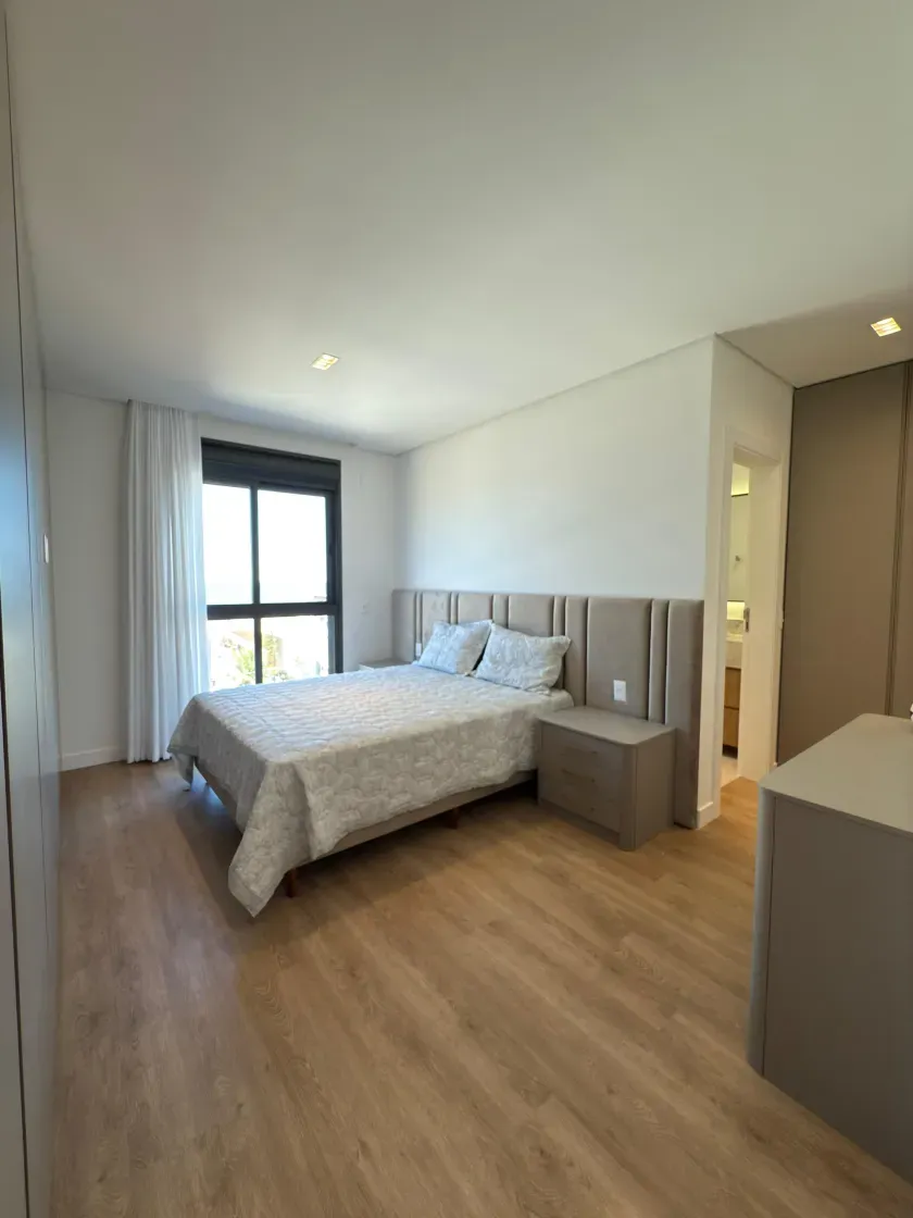 Apartamento com 3 suítes e 3 vagas de garagem na praia Brava em Itajaí — foto 12
