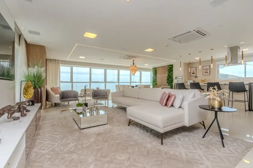 Apartamento no Edifício Epic Tower com 3 suítes em Balneário Camboriú — foto 2