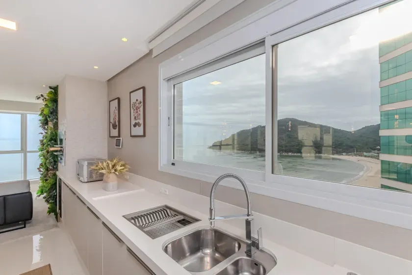 Apartamento no Edifício Epic Tower com 3 suítes em Balneário Camboriú — foto 20