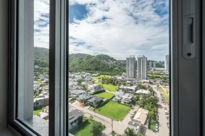 Apartamento com 3 quartos e 2 vagas de garagem na Praia Brava — foto 18