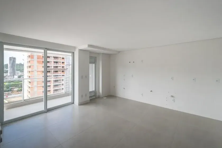 Apartamento com 3 quartos e 2 vagas de garagem na Praia Brava
