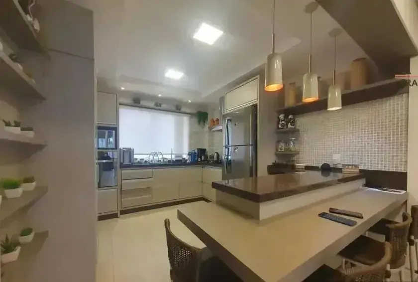 Apartamento quadra mar com 3 suítes e 1 vaga de garagem em Balneário Camboriú — foto 11