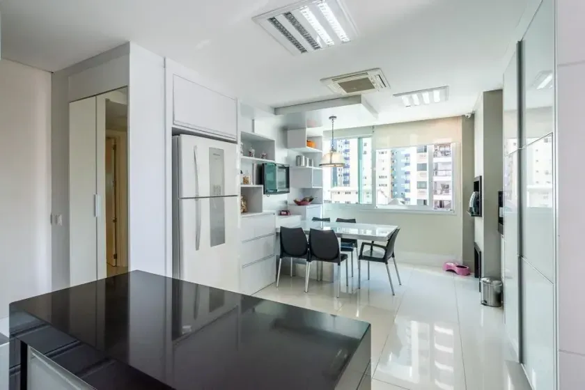 Apartamento mobiliado frente mar com 4 suítes e 4 vagas de garagem em Balneário Camboriú — foto 34