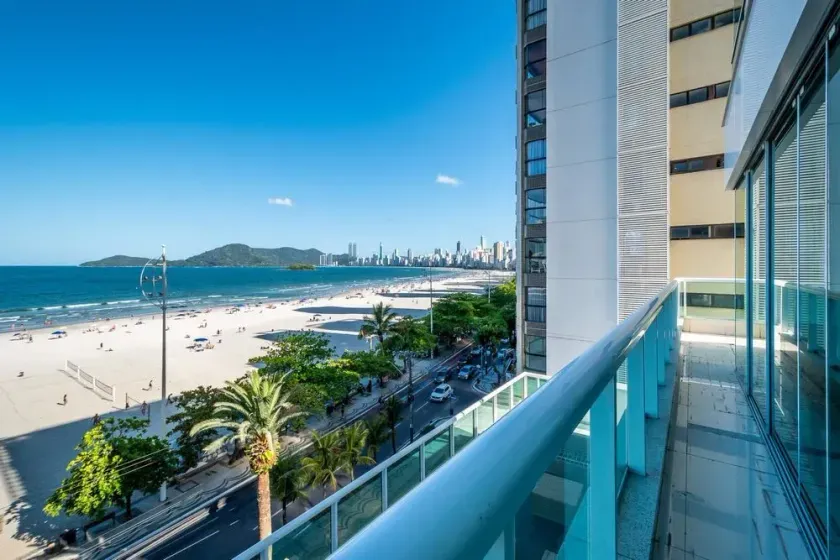 Apartamento mobiliado frente mar com 4 suítes e 4 vagas de garagem em Balneário Camboriú — foto 38