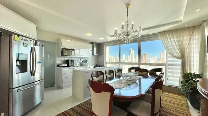 Apartamento mobiliado de alto padrão com 4 dormitórios e 3 vagas no Centro de Balneário Camboriú — foto 4