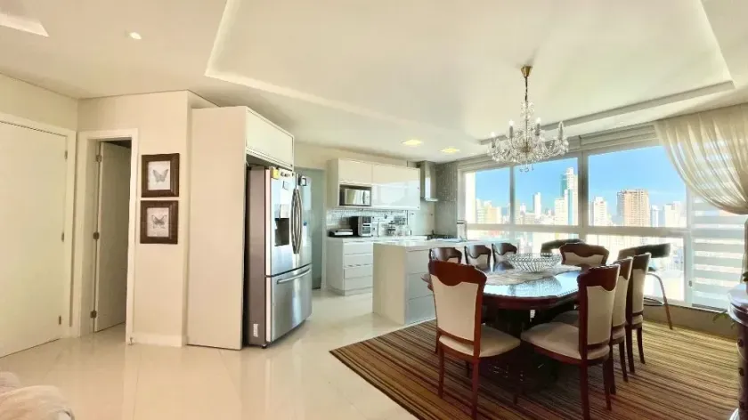 Apartamento mobiliado de alto padrão com 4 dormitórios e 3 vagas no Centro de Balneário Camboriú — foto 5
