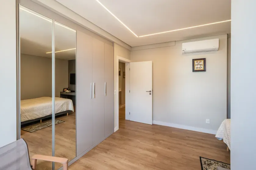Cobertura duplex com 3 suítes e 4 vagas de garagem na Praia Brava — foto 7
