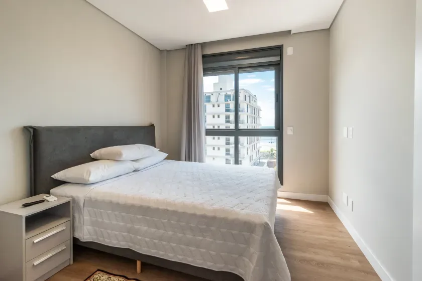Cobertura duplex com 3 suítes e 4 vagas de garagem na Praia Brava — foto 14