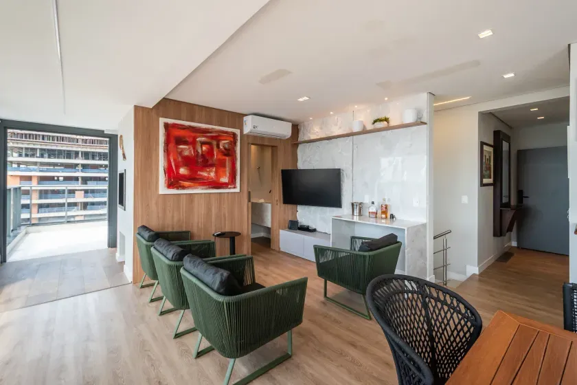 Cobertura duplex com 3 suítes e 4 vagas de garagem na Praia Brava — foto 31