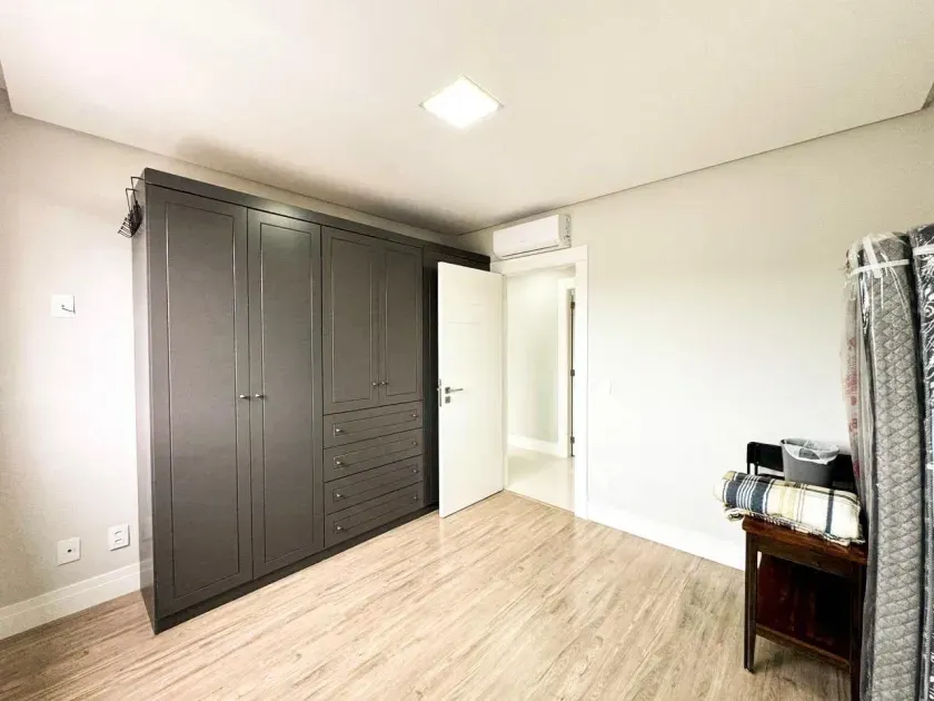 Apartamento mobiliado com 4 dormitórios sendo 2 suítes e 2 vagas de garagem em Balneário Camboriú — foto 8