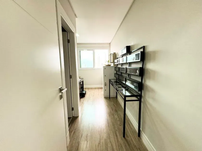Apartamento mobiliado com 4 dormitórios sendo 2 suítes e 2 vagas de garagem em Balneário Camboriú — foto 9