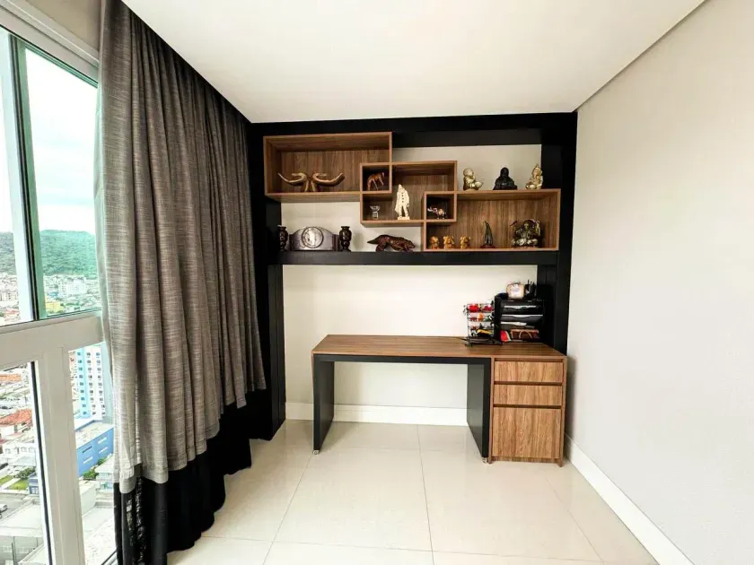 Apartamento mobiliado com 4 dormitórios sendo 2 suítes e 2 vagas de garagem em Balneário Camboriú — foto 14
