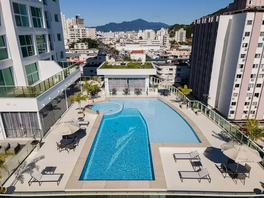 Apartamento mobiliado com 4 dormitórios sendo 2 suítes e 2 vagas de garagem em Balneário Camboriú — foto 24