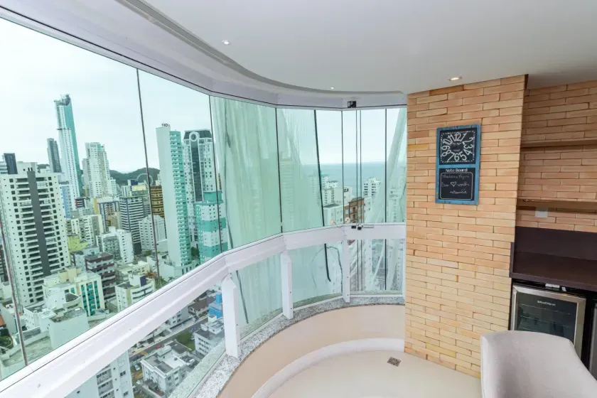 Apartamento andar alto com 3 suítes e 4 vagas de garagem no Centro de Balneário Camboriú — foto 8