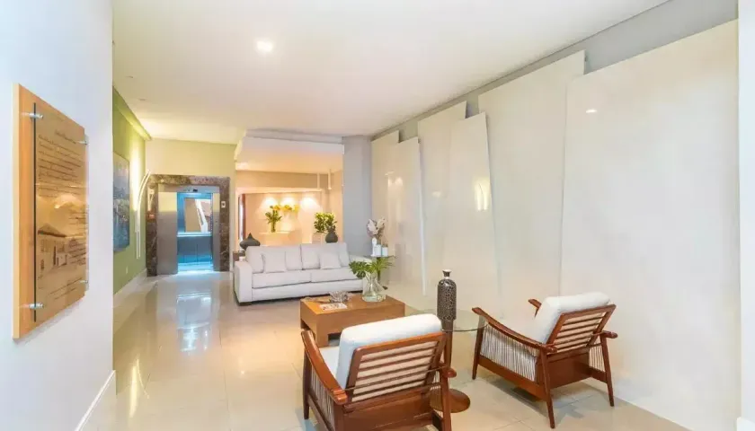 Apartamento no Cond Ed Residencial Marques de Olinda com 2 dormitórios em Balneário Camboriú