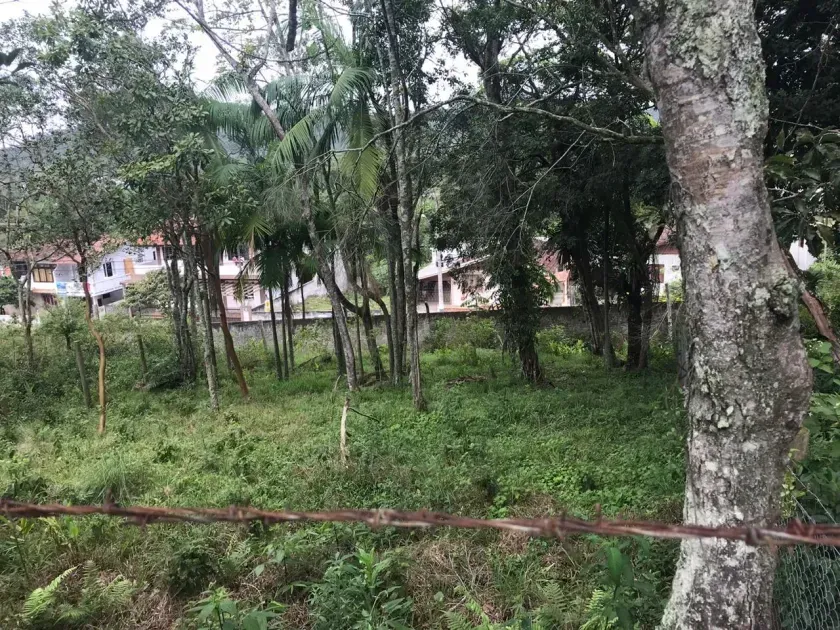 Terreno 2860m2 na praia do Estaleiro Balneário Camboriú