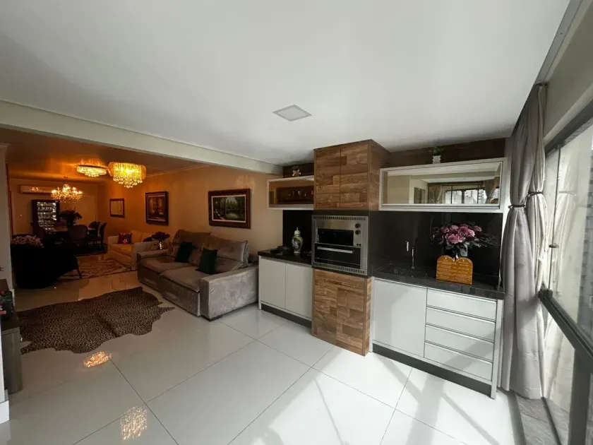 Apartamento no Ed Sunshine com 3 suítes em Balneário Camboriú — foto 3