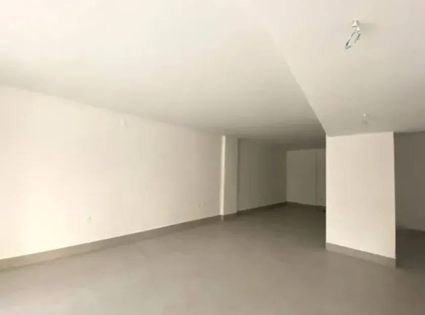 Sala comercial com 51m2 e 1 vaga de garagem em Balneário Camboriú — foto 2