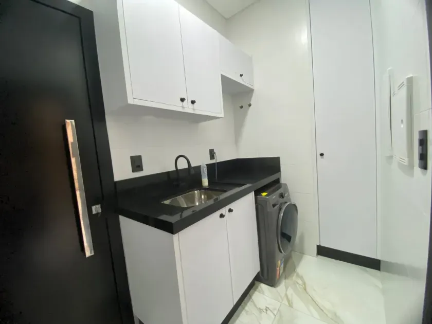 Casa triplex no Condomínio Caledônia com 3 suítes em Camboriú — foto 8