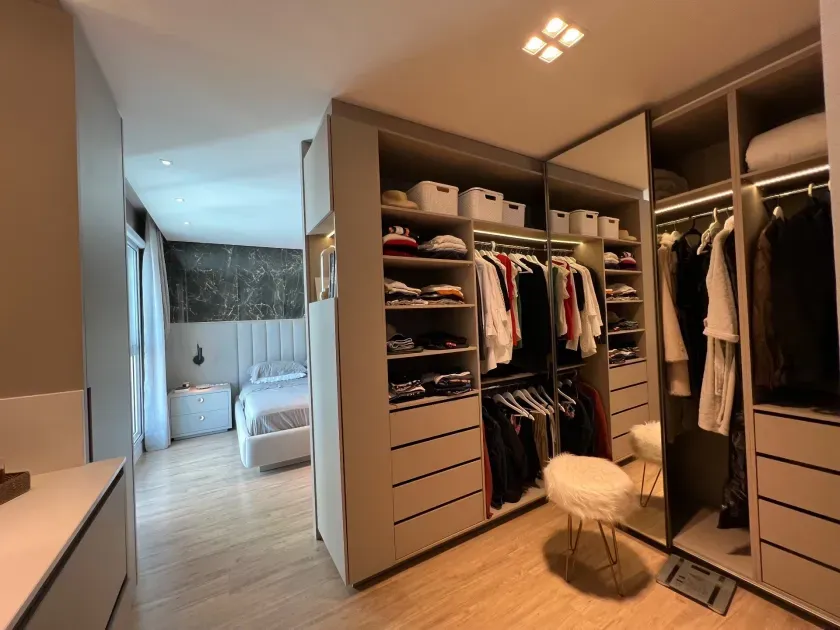 Apartamento mobiliado com 3 suítes 2 Vagas de garagem e vista mar em Balneário Camboriú — foto 3