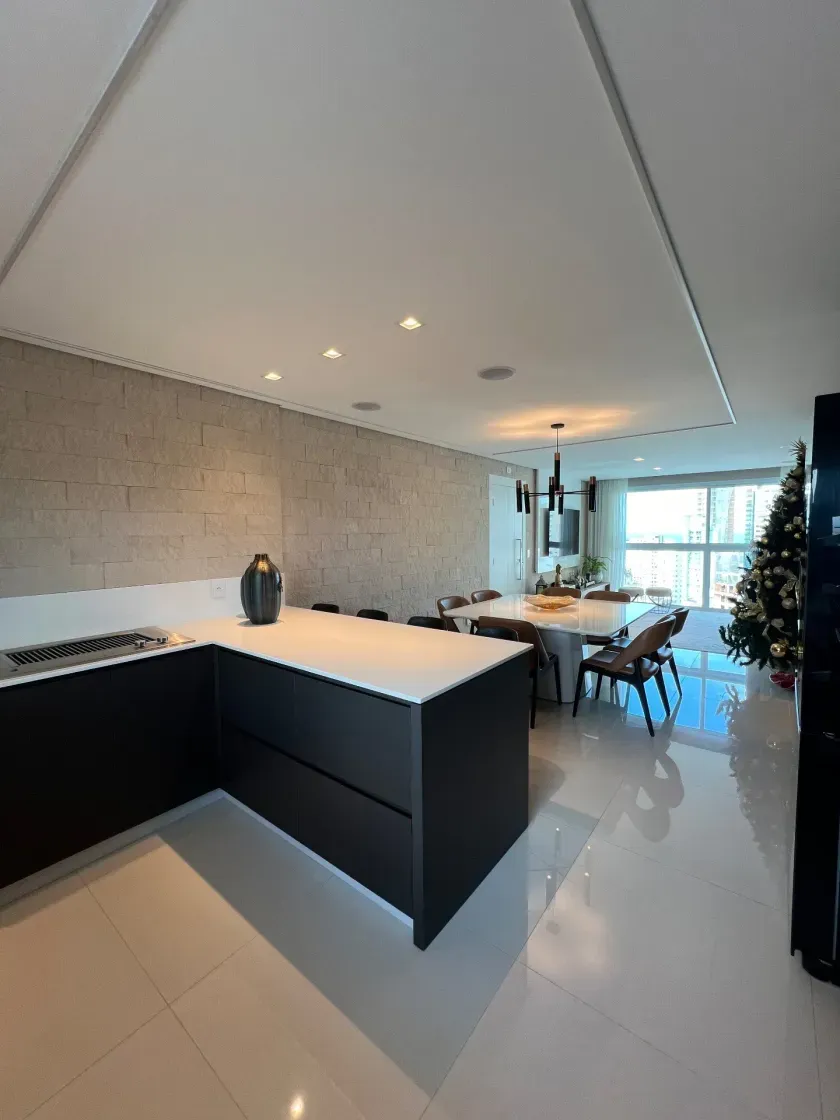 Apartamento mobiliado com 3 suítes 2 Vagas de garagem e vista mar em Balneário Camboriú — foto 9