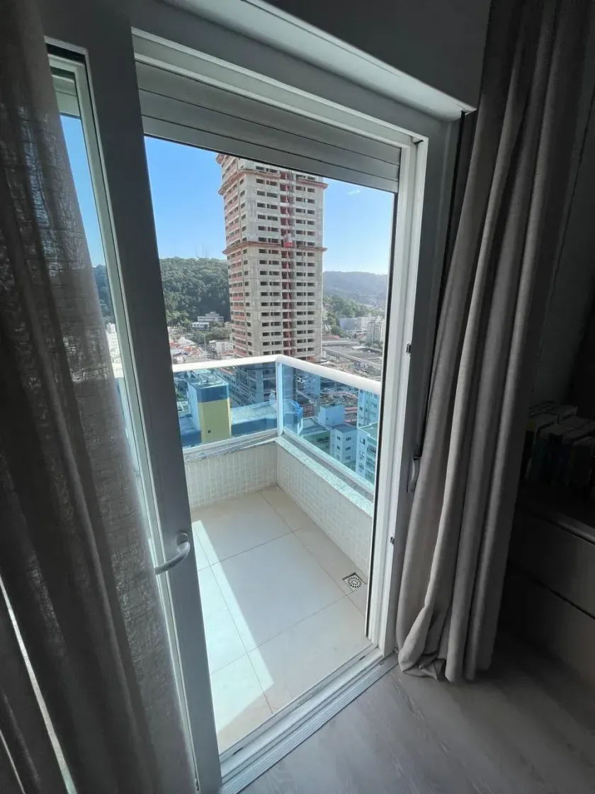 Apartamento mobiliado com 3 suítes sendo 1 master e 3 vagas de garagem em Balneário Camboriú — foto 13