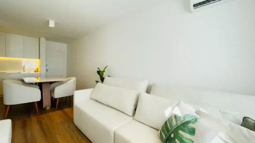 Apartamento mobiliado com 1 dormitório e 1 vaga de garagem no Centro de Balneário Camboriú — foto 5