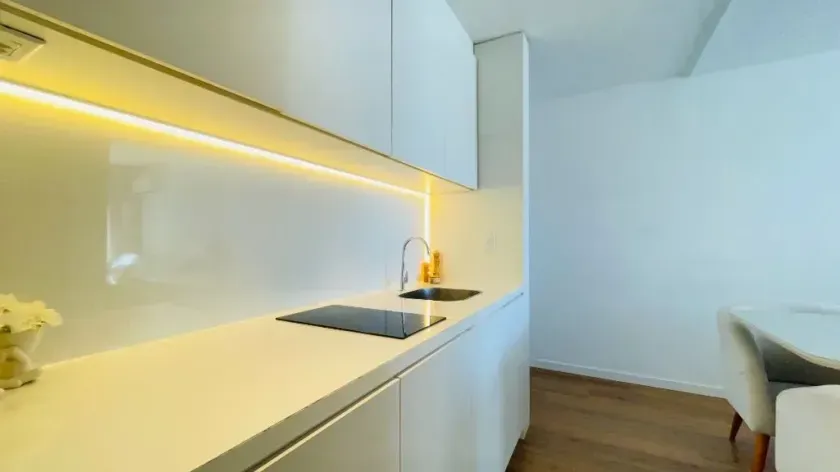 Apartamento mobiliado com 1 dormitório e 1 vaga de garagem no Centro de Balneário Camboriú — foto 7