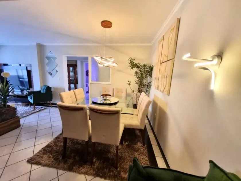 Apartamento mobiliado com 4 dormitórios sendo 1 suíte e 2 vagas de garagem em Balneário Camboriú — foto 3